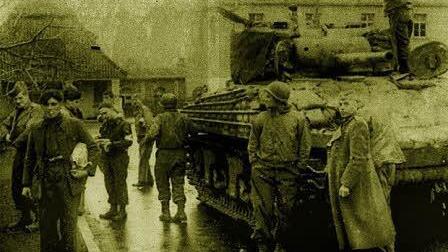 Einmarsch der Amerikaner 1945 im Lager Hammelburg. Foto: privat