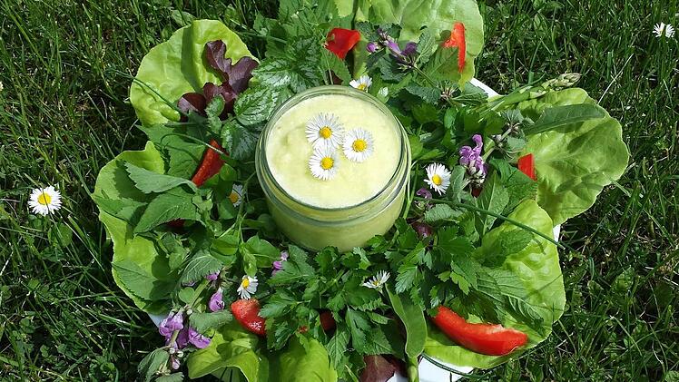 Grüße aus der Natur: der Mittags- Power-Salat  Fotos: Privat