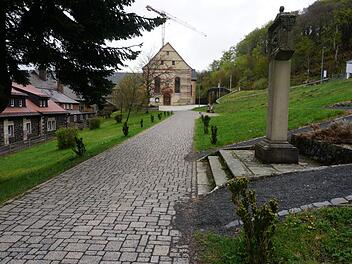 Eine ungewöhnliche Ruhe herrscht derzeit  am Kreuzberg. Die besucher- und  gottesdienstfreie Zeit wird am Kreuzberg für notwendige Renovierungen  genutzt. Marion Eckert