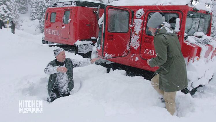 Der Schnee war doch tiefer als Tim M&auml;lzer dachte.