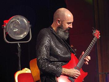 Philipp Seeholzer rockt das Kurtheater Bad Kissingen. Klaus Werner