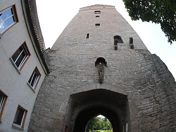 Wuchtig steht das Obere Tor am südlichen Ende der historischen Altstadt. Vor 725 Jahren ist es erstmalig erwähnt worden. Thomas Malz