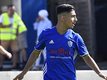 Brucks Firat Cagli erzielte gegen Gro&szlig;schwarzenlohe den Anschlusstreffer zum zwischenzeitlichen 1:2, der FSV kam zur&uuml;ck und belohnte sich mit einem 3:3-Unentschieden. Foto: Sportfoto Zink