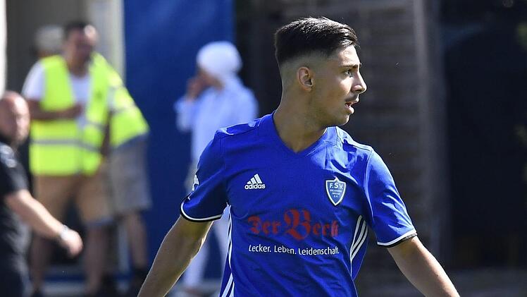 Brucks Firat Cagli erzielte gegen Gro&szlig;schwarzenlohe den Anschlusstreffer zum zwischenzeitlichen 1:2, der FSV kam zur&uuml;ck und belohnte sich mit einem 3:3-Unentschieden. Foto: Sportfoto Zink