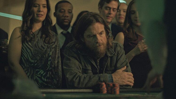 Um seine Schulden zu bezahlen, versucht Vince (Jason Bateman) das Unmögliche beim Black Jack.