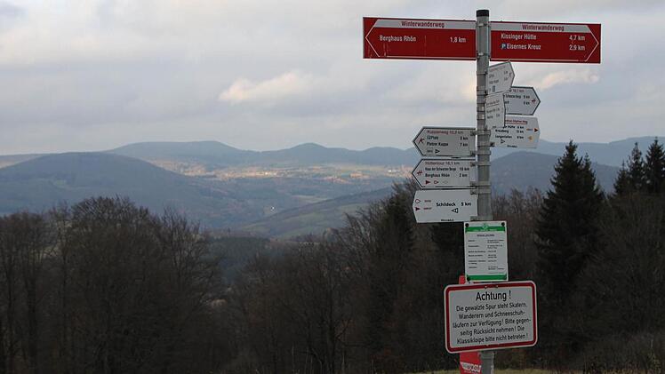 Während der Hiebarbeiten wurden die Wanderwege gesperrt. Das sorgte zum Teil für Unmut in der Bevölkerung - und beim Hüttenwirt des Würzburger Hauses. Foto: Ulrike Müller