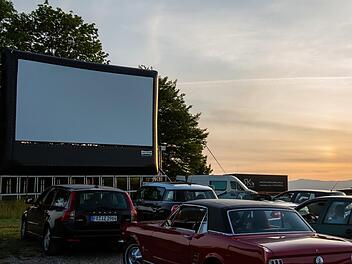 Mit der Coronakrise erlebt das Autokino ein Revival.  Foto: Philipp v. Ditfurth/dpa