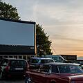 Mit der Coronakrise erlebt das Autokino ein Revival.  Foto: Philipp v. Ditfurth/dpa