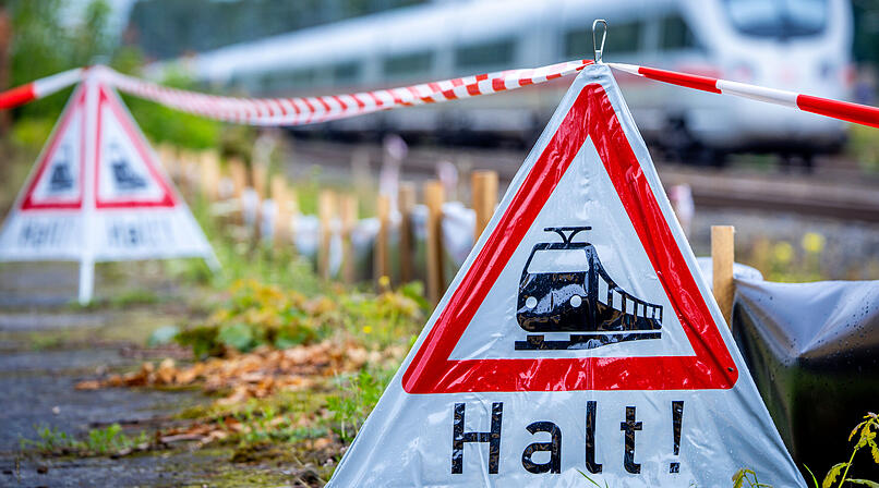 Streckensperrung, Bahn, Zug, DB