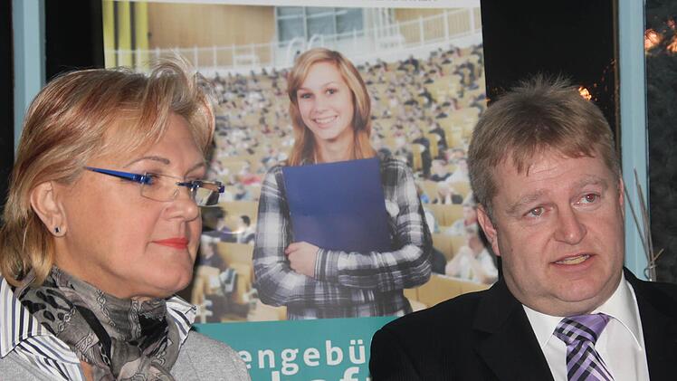 Irene Häusler und Axel Rogner bei der Nominierungsveranstaltung in Röttenbach.  Fotos: Christian Bauriedel