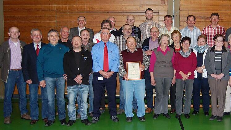 Hier wurde für 25-40-50 und 60 Jahre geehrt.