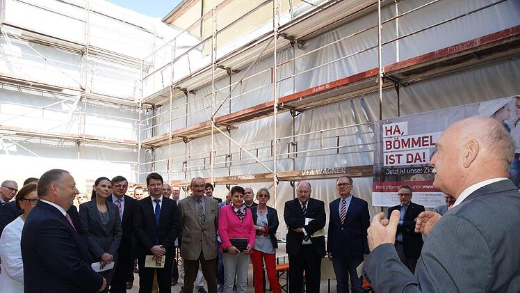 Richtfest mit Wissenschaftsministerin Marion KiechleFoto: Arkadius Guzy