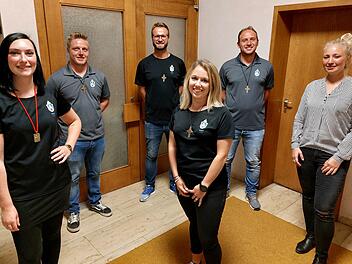 Die neugewählte Leitung des Wallfahrtsvereins (von links): Tatjana Simon (Vorsitzende), Björn Morper (stellvertretender Wallfahrtsführer), Timo Kaiser (stellvertretender Vorsitzender), Carolin Kaiser (Kassiererin) Florian Hahn (Schriftführer) und Isabel Krebs (Straßenkassiererin)