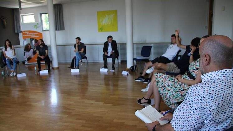 Die Jugendbildungsstätte Volkersberg, der BDKJ Diözesanverband Würzburg und die Regionalstelle Bad Kissingen der katholischen Jugendarbeit luden zum Sommergespräch "Bildung ist mehr als Schule". Foto: Ulrike Müller