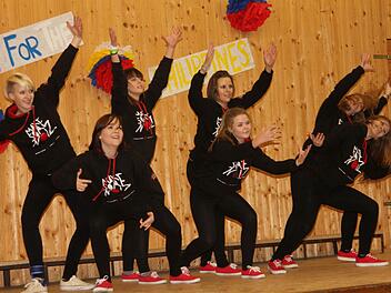 Die "Dynamic Soxxs" aus Schweinfurt legten einen flotten HipHop auf die Bühne in Eltmann.  Fotos: Günther Geiling