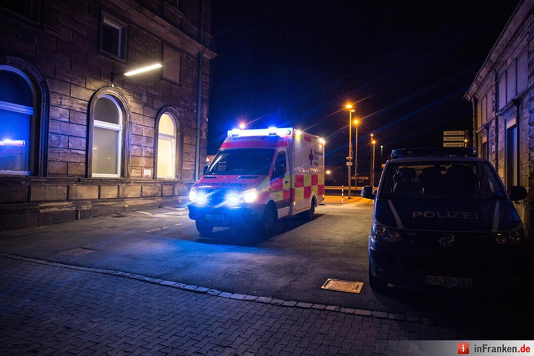 21-Jähriger bekommt Stromschlag und geht in Flammen auf