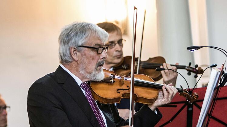 Impressionen von der Ahorner Serenade mit dem Collegium musicum Coburg unter Leitung von Thomas EhrleFoto: Jochen Berger