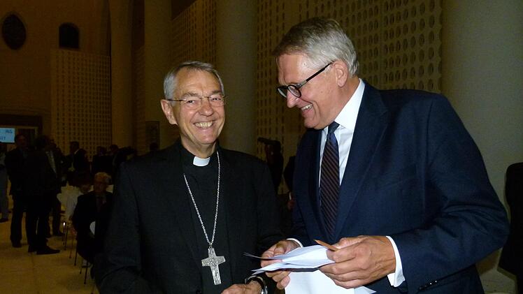 Schulterschluss von Klerus und Laien: Erzbischof Ludwig Schick mit ZdK-Präsident Thomas Sternberg Fotos: Marion Krüger-Hundrup