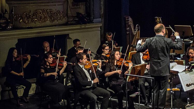 Impressionen vom 3. Sinfoniekonzert des Landestheaters Coburg unter der Leitung von Generalmusikdirektor Roland KluttigFoto: Jochen Berger