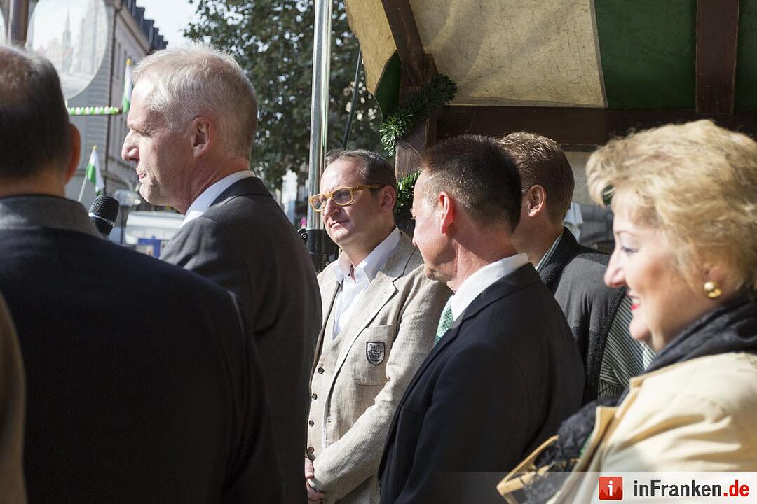 Fürther Michaeliskirchweih eröffnet