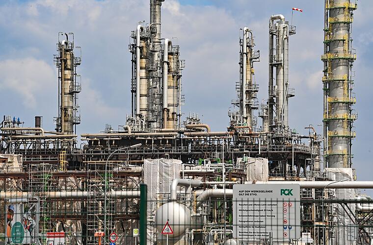 Raffinerie PCK: Erstmals Rohöl-Lieferung über Hafen Danzig