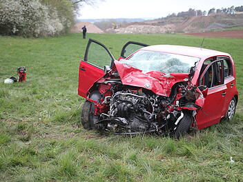 Tödlicher Unfall im Kreis Ansbach - B14 voll gesperrt