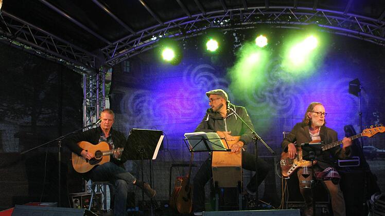Die Gruppe "Passion 4 Saxxes" spielte zum Auftakt des Marktplatzfestes Jazz, Swing, Pop und Gospel.