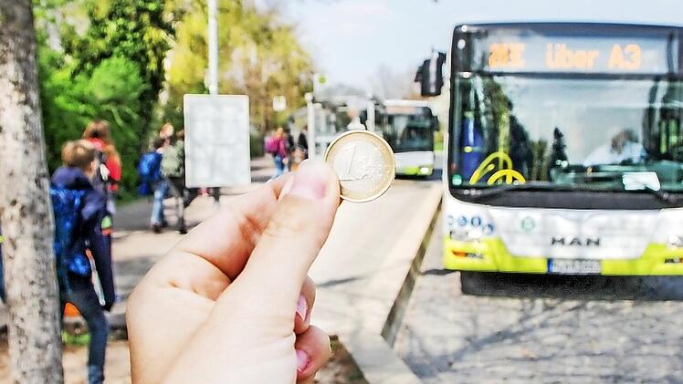 Die Handy-App bietet seit dem jüngsten Update noch mehr Möglichkeiten digital statt bar Karten zu kaufen. Foto: Archiv/F. Rieger