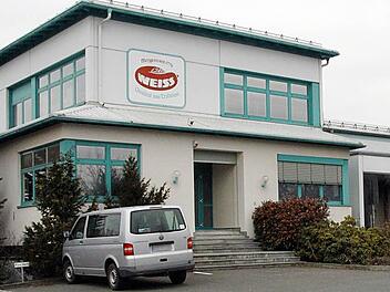 In der einstigen Firmenzentrale der Metzgerei Weiß in der E.-C.-Baumann-Straße wird nicht mehr gearbeitet. Der Insolvenzverwalter hat die Produktion eingestellt. Foto: Archiv