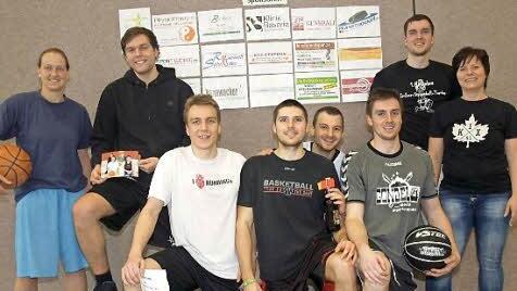 Auf unserem Foto das erfolgreiche Team zusammen mit den Verantwortlichen Michaela Schendel (rechts) und Bärbel Gunreben (links).