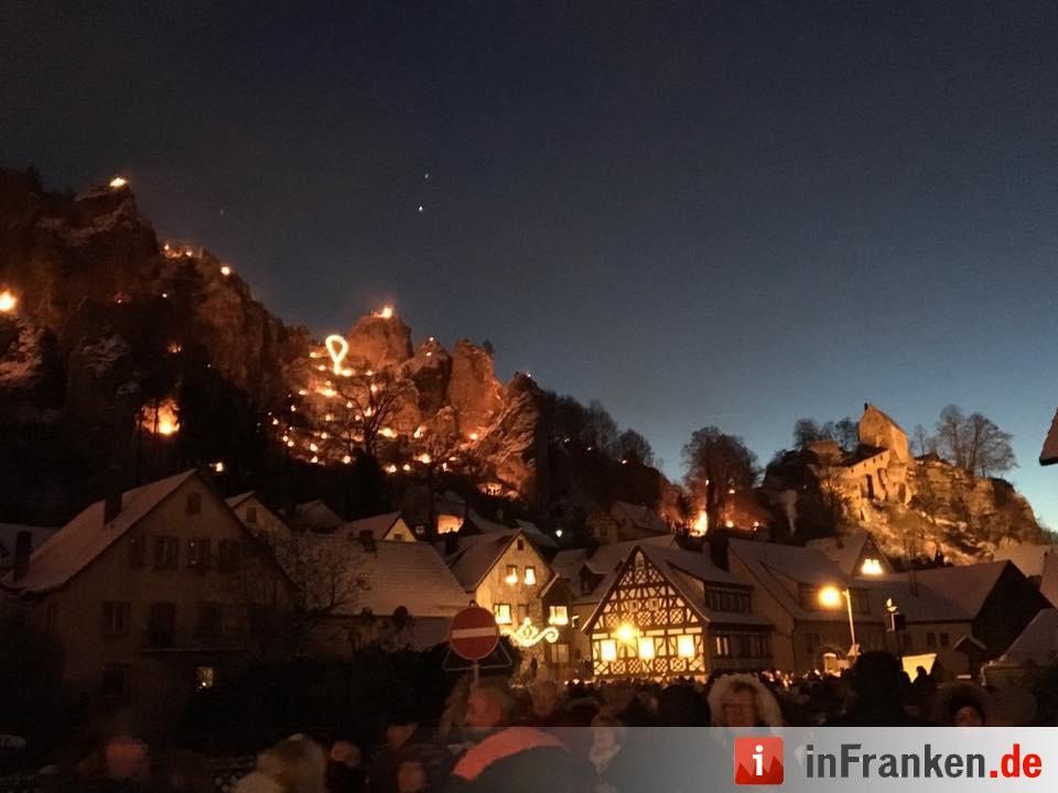 Beschluss der Ewigen Anbetung in Pottenstein - Lichterfest  in der Fränkischen Schweiz
