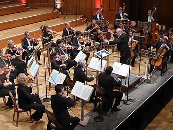 Wenn jeder der 23 Streicher ein eigenes Pult hat, dann gibt's die "Metamorphosen" von Richard Strauss.  Foto: Gerhild Ahnert