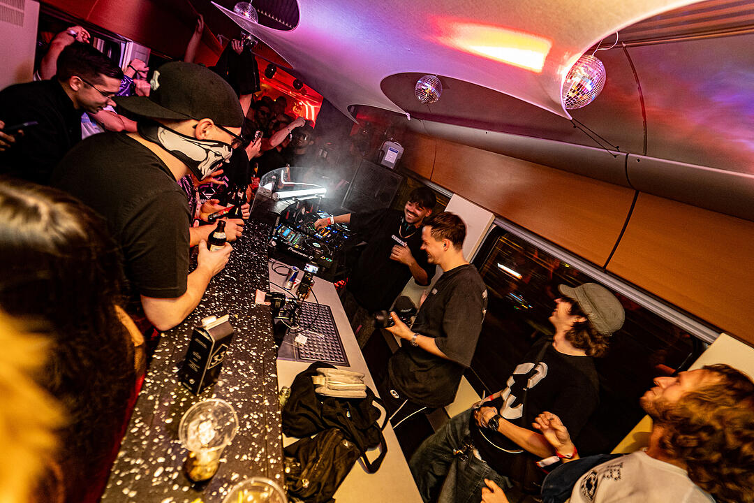 Die beste Party im Zug!