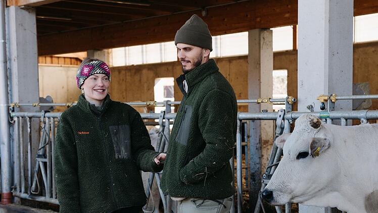 Auf dem Bauernhof wird es nie langweilig: F&uuml;r Cheyenne und Nino gibt es immer was zu tun.