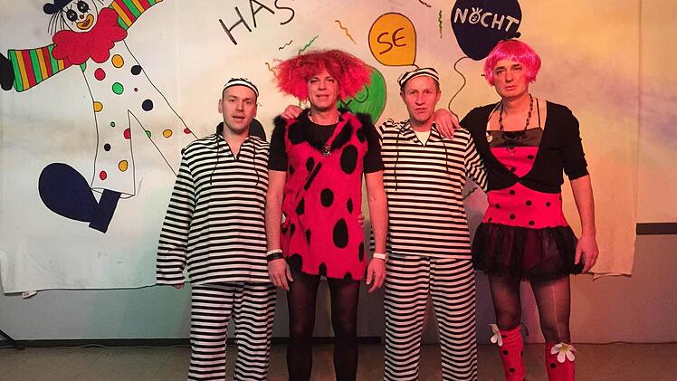 Maskenball in Hassenbach. Foto: Günther Straub