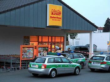 Am 3. Juni eine Lidl-Filiale in Hof, am Mittwoch der Lidl-Markt in der Albert-Ruckdeschel-Straße in Kulmbach, am Donnerstag der Netto in Pegnitz (Bild): Die Polizei ermittelt mit Hochdruck in einer ganzen Serie von Raubüberfällen.  Foto: News5/Merzbach