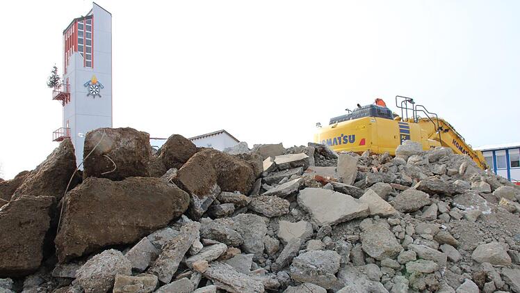 Das Abbruchmaterial wird säuberlich getrennt. Foto: Jürgen Gärtner