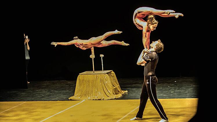 Matinee "Jugend spielt für Jugend" im Landestheater Coburg: Acro-magic der Coburger Turnerschaft.Foto: Jochen Berger