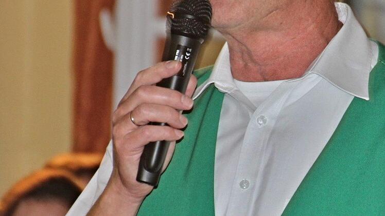 Franz Pohley begrüßrte als Vorsitzender und führte durchs Programm.