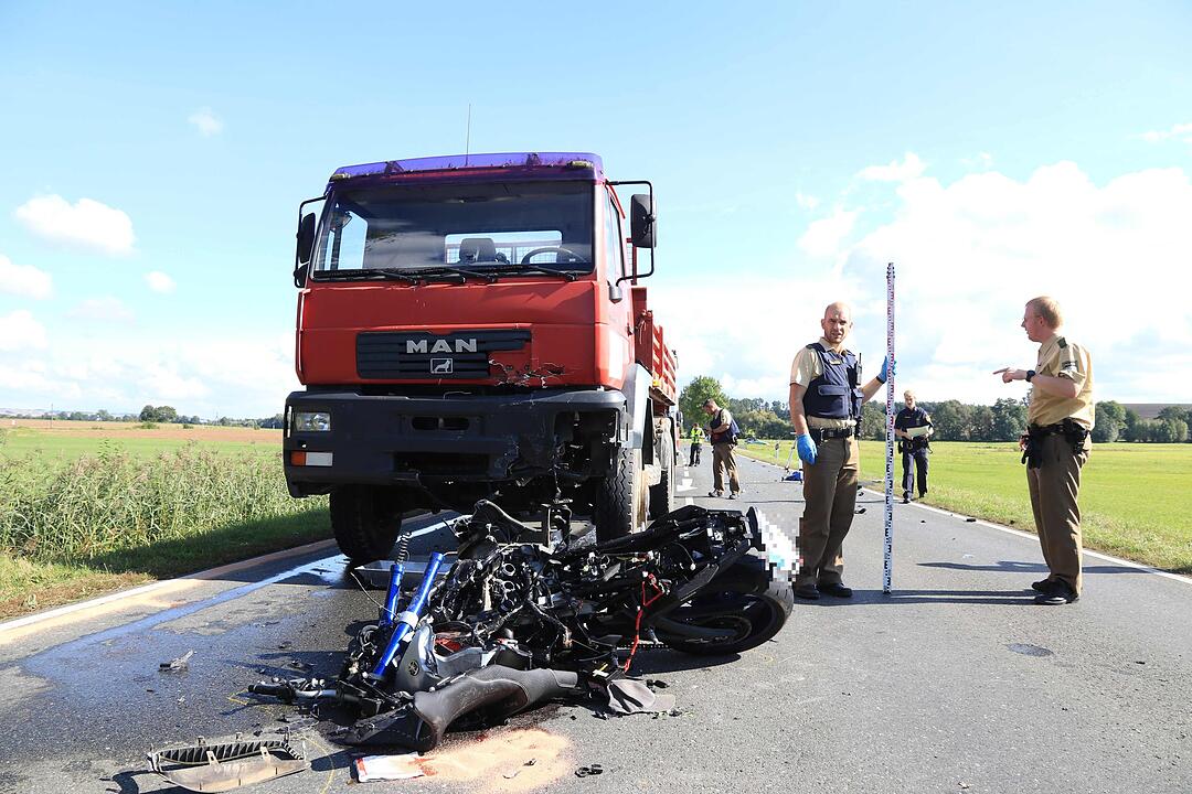 Motorradfahrer stirbt bei schwerem Unfall bei Bad Rodach