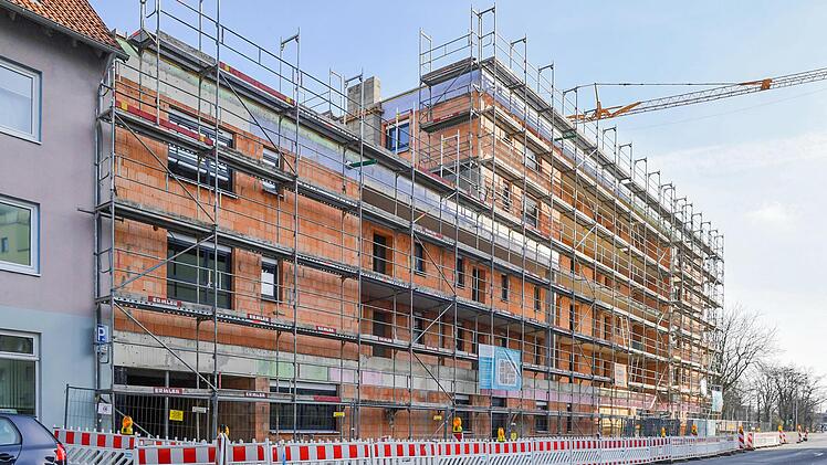Der Bau von der Kloster-Banz-Straße aus gesehen  Foto: Ronald Rinklef