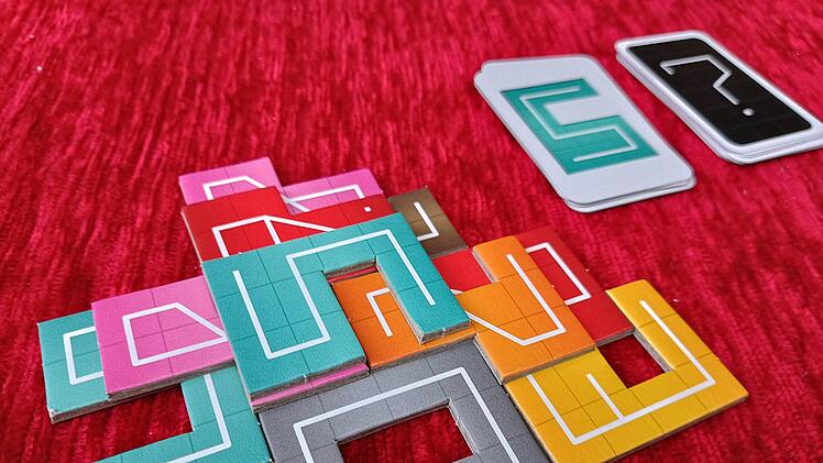 Spiele-Test "NMBR9": Cleveres Zahlenstapeln