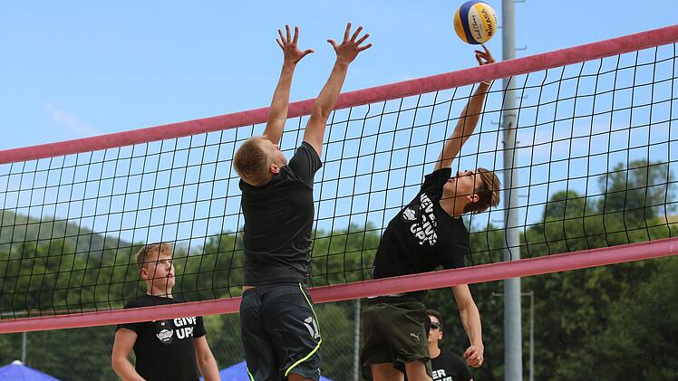 Beachvolleyball-Turnier in Oberbach. Sebastian Schmitt