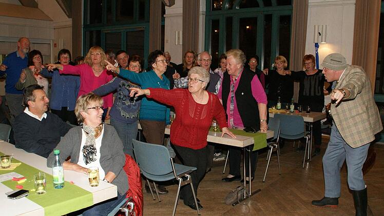 "Guckt amal nü", sang das Publikum mit "Bauer Eugen".