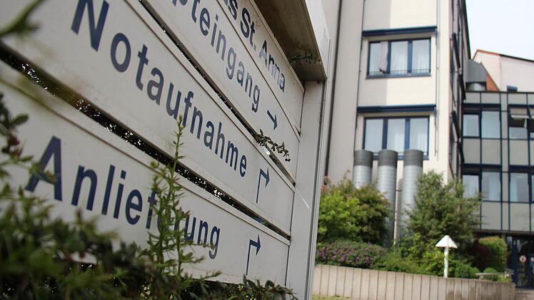 Das Krankenhaus St. Anna in Höchstadt ist bald eine Baustelle. Geplant ist eine umfassende Neuorganisation der Stationen. Foto: Christian Bauriedel