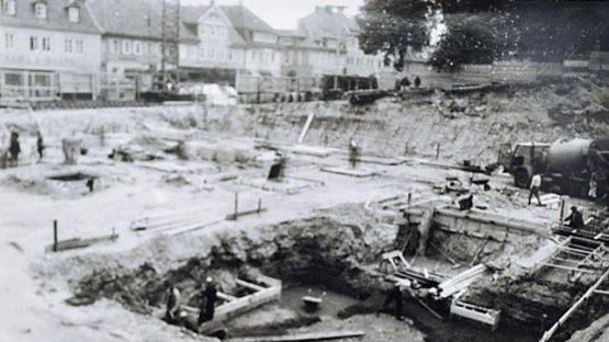 Ausschachtungsarbeiten f&uuml;r den Rathausneubau (17. M&auml;rz bis 21. Mai 1969)
