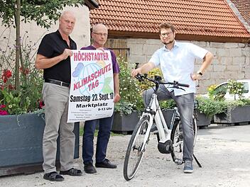 Gerald Brehm, Karli Biendarra und Thomas Oppelt (von links) werben für den Klimaschutztag im September. Foto: Anna-Lena Deuerling