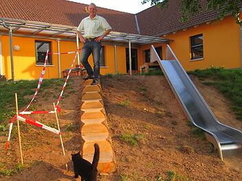 Mit dem Auraer Kindergarten geht es trotz Defizits nicht bergab, wie Schatzmeister Björn Heim berichtete. Eher das Gegenteil ist der Fall. Foto: Winfried Ehling