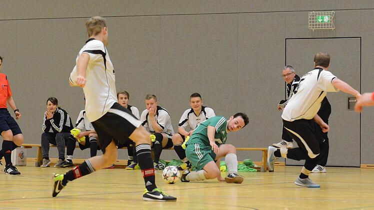 Szene aus dem Finalspiel des SV Garitz (in grün) gegen den FC Hammelburg (1:0). Foto: ssp