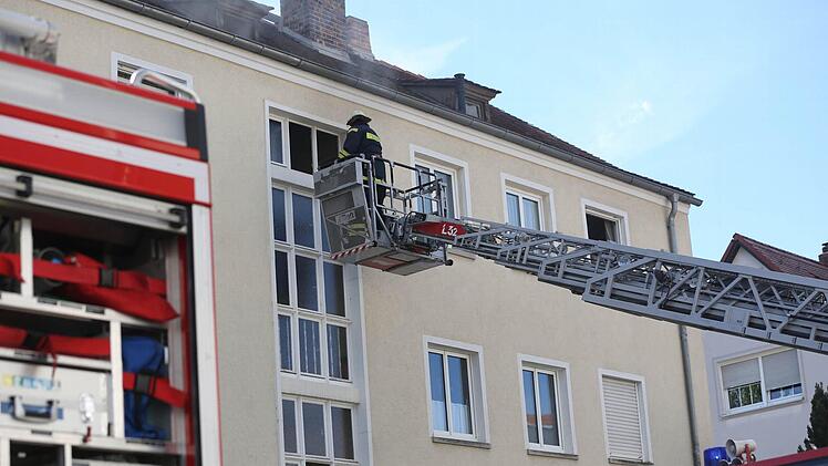 Ein kleiner Brand in einem Keller in der Adam-Krafft-Straße in Bamberg hat am Donnerstag einen Polizei- und Feuerwehreinsatz ausgelöst. Foto: News5 / Herse